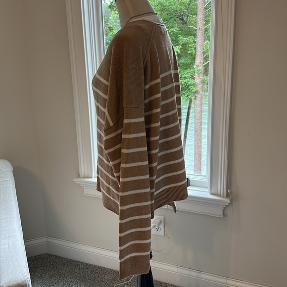 NWT Solid & Striped The Lowell Wool/Cashmere Low V-neck Sweater, Size Large - Picture 5 of 9